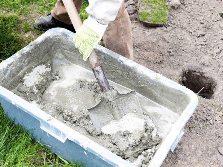 L’installation de dalles en béton de chaux dans les jardins historiques